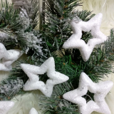 Biele vianočné hviezdičky s trblietkami 7,5 cm 6 ks 
