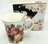 Porcelánový hrnček kvety 300 ml