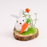 Jarná dekorácia zajačik na pníku 7 cm