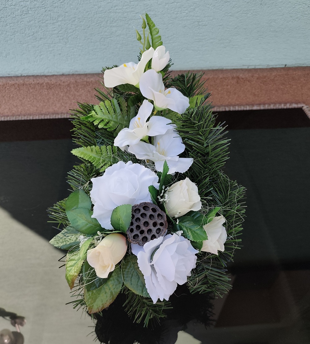 Ikebana na hroby smotanová 40 cm