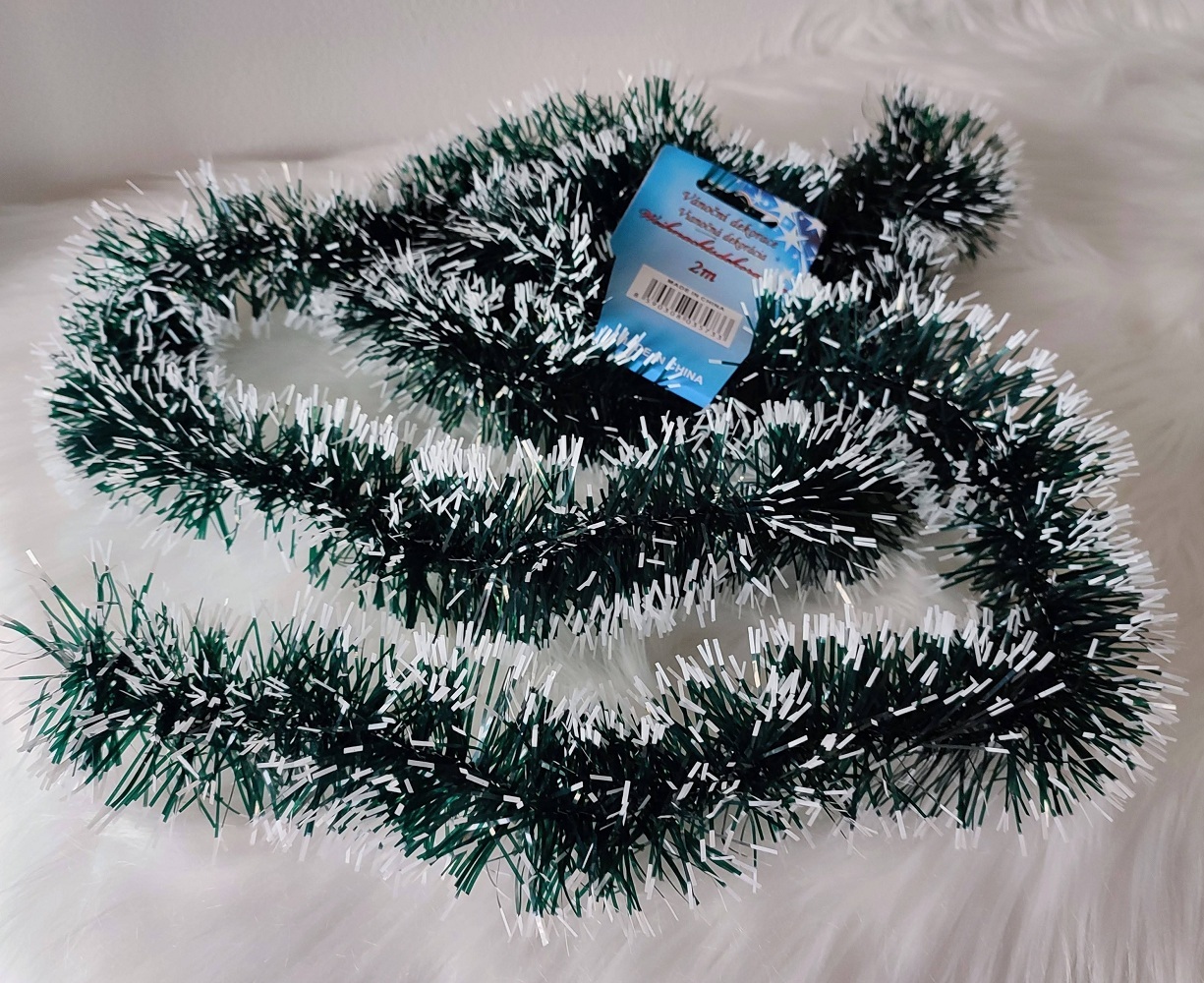 Zelená zasnežená vianočná reťaz girlanda 7 x 200 cm