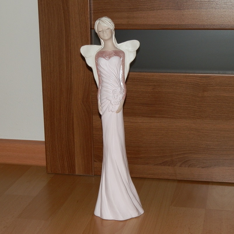 Soška Anjel Madlen s kvetom 25 cm