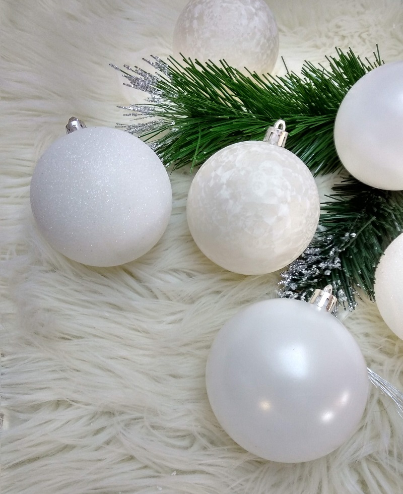 Vianočné gule biele tri druhy 8 ks 8 cm