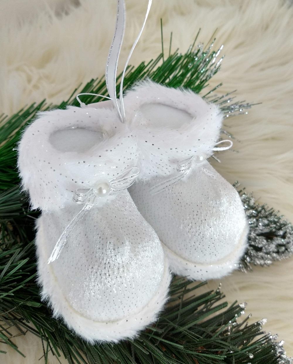 Biela vianočná ozdoba topánočky 6 cm - posledný ks