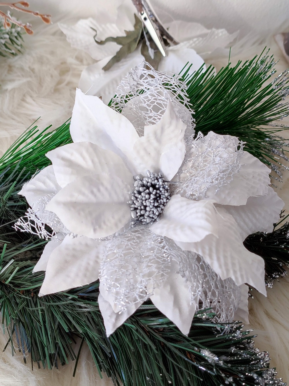 Vianočný kvet poinsettia bielo strieborná 14 cm