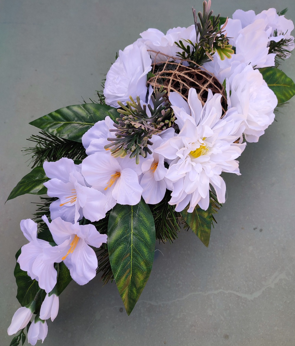 Luxusná ikebana na hroby biela