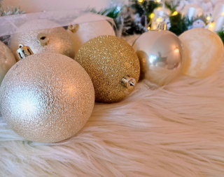 Vianočné gule na stromček zlaté 8 ks 8 cm