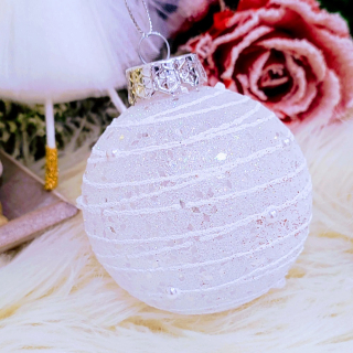 Trblietavá vianočná guľa s perličkami 8 cm